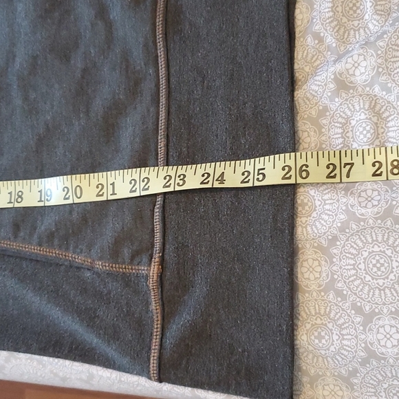 Under Armour Top hoodie. - Picture 13 of 13